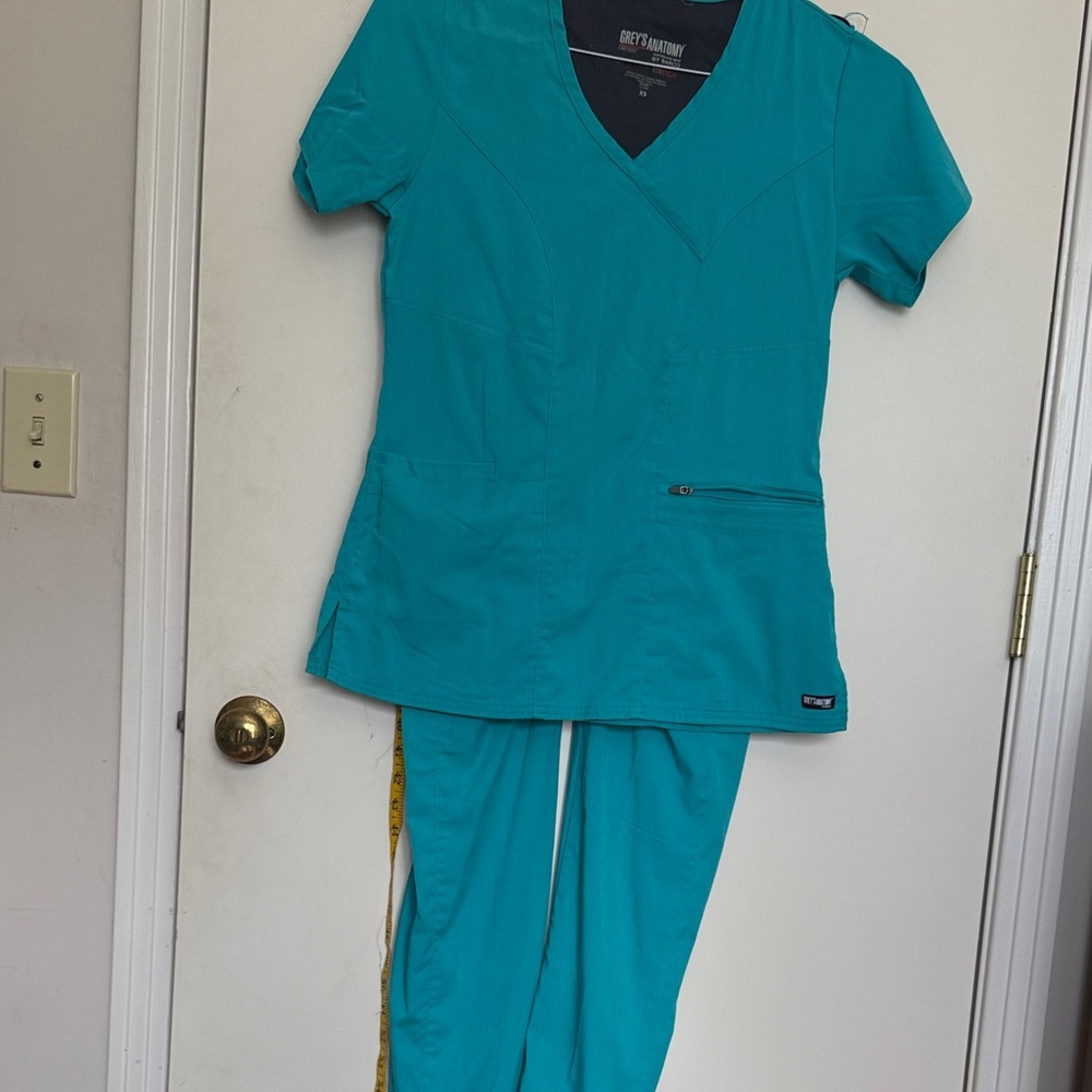 Grey's Anatomy Turquoise Scrub Ensemble